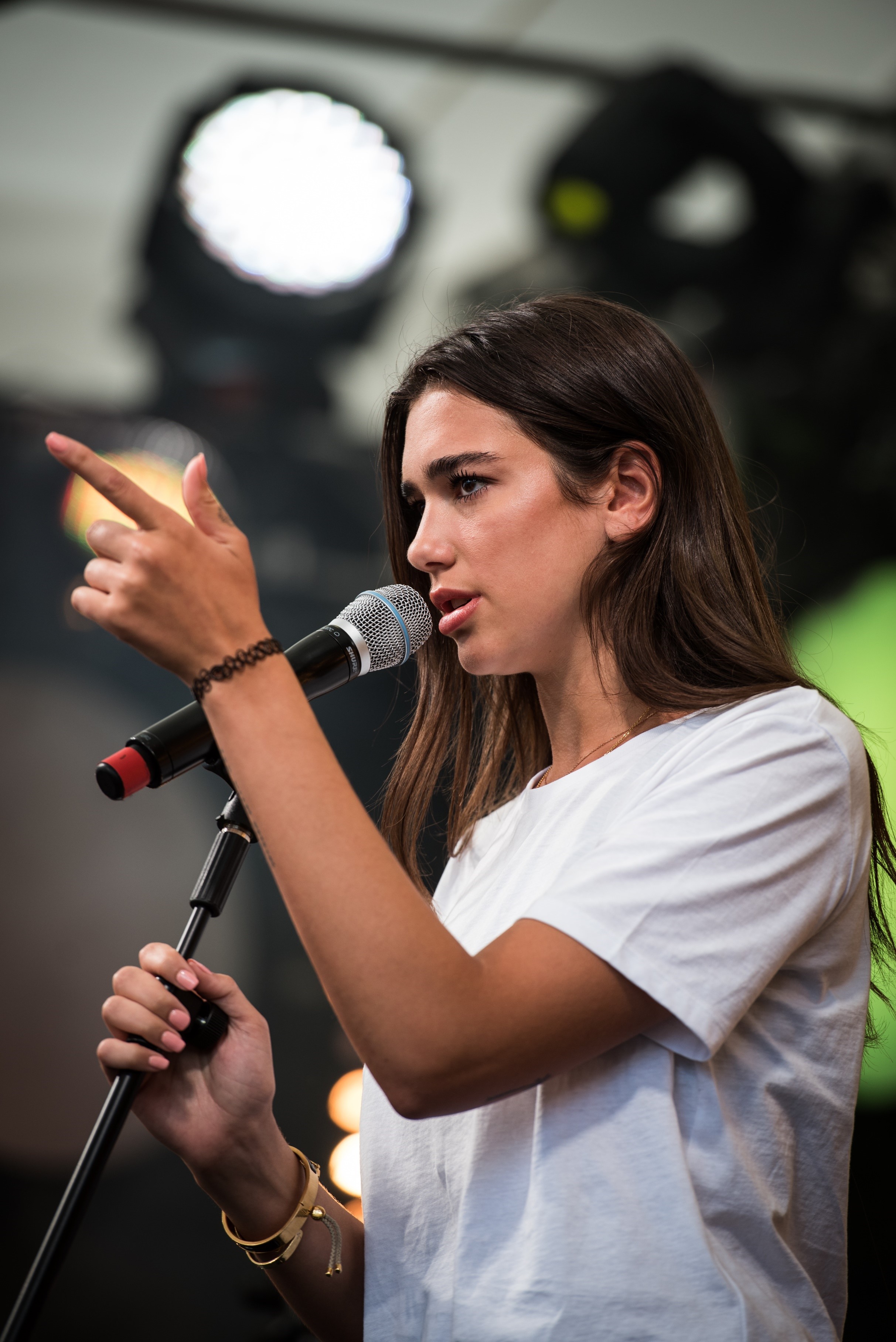  DUA LIPA 